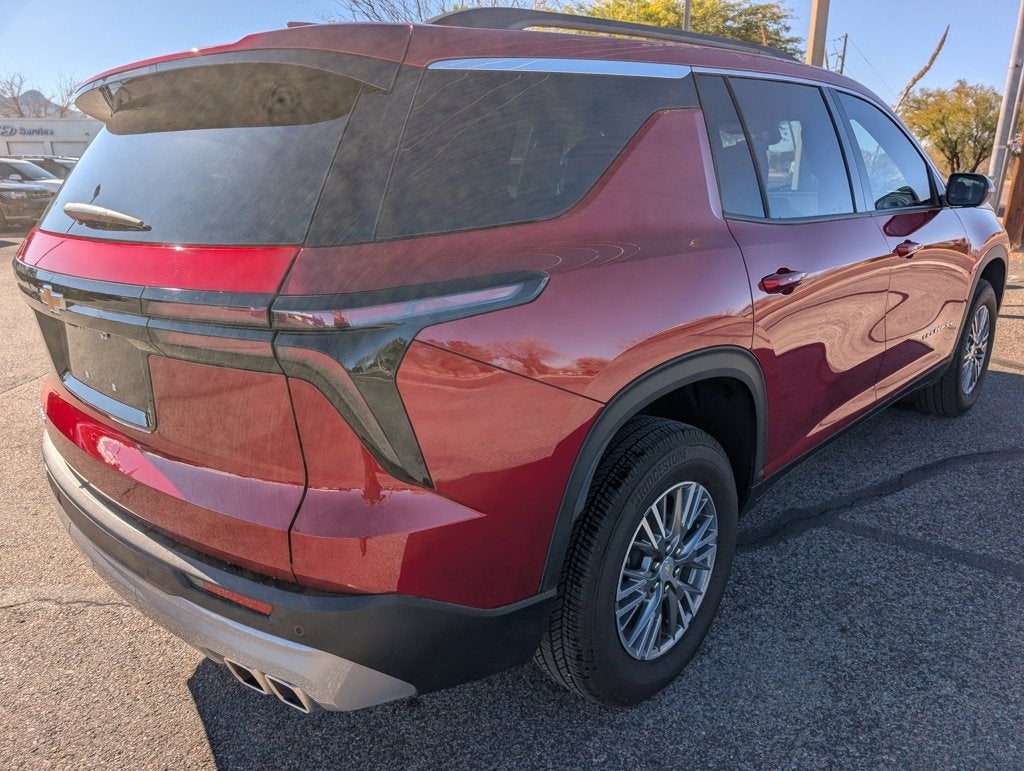 2025 Chevrolet Traverse LT