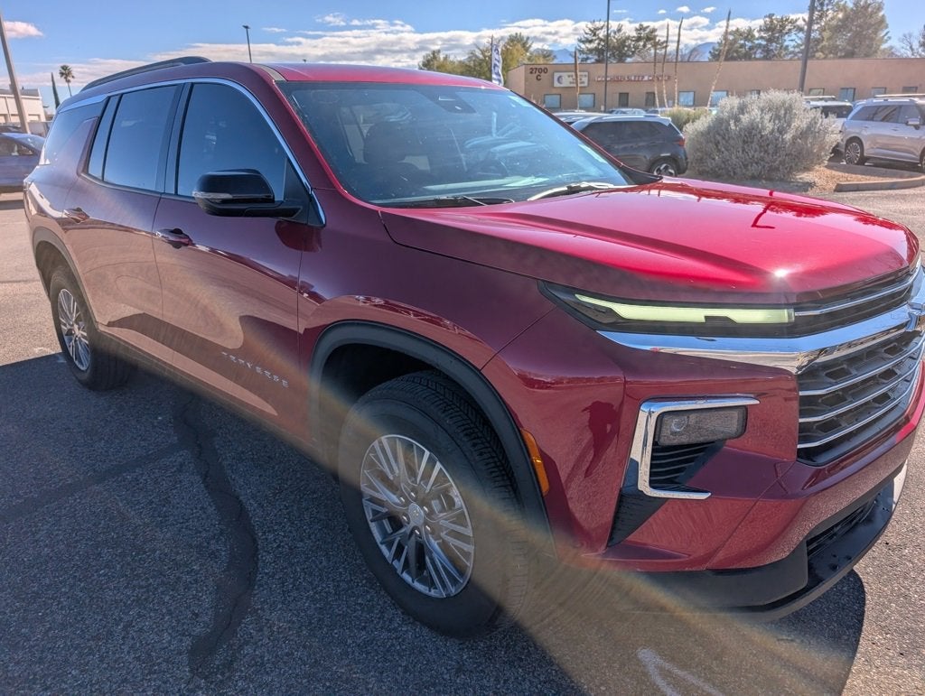 2025 Chevrolet Traverse LT