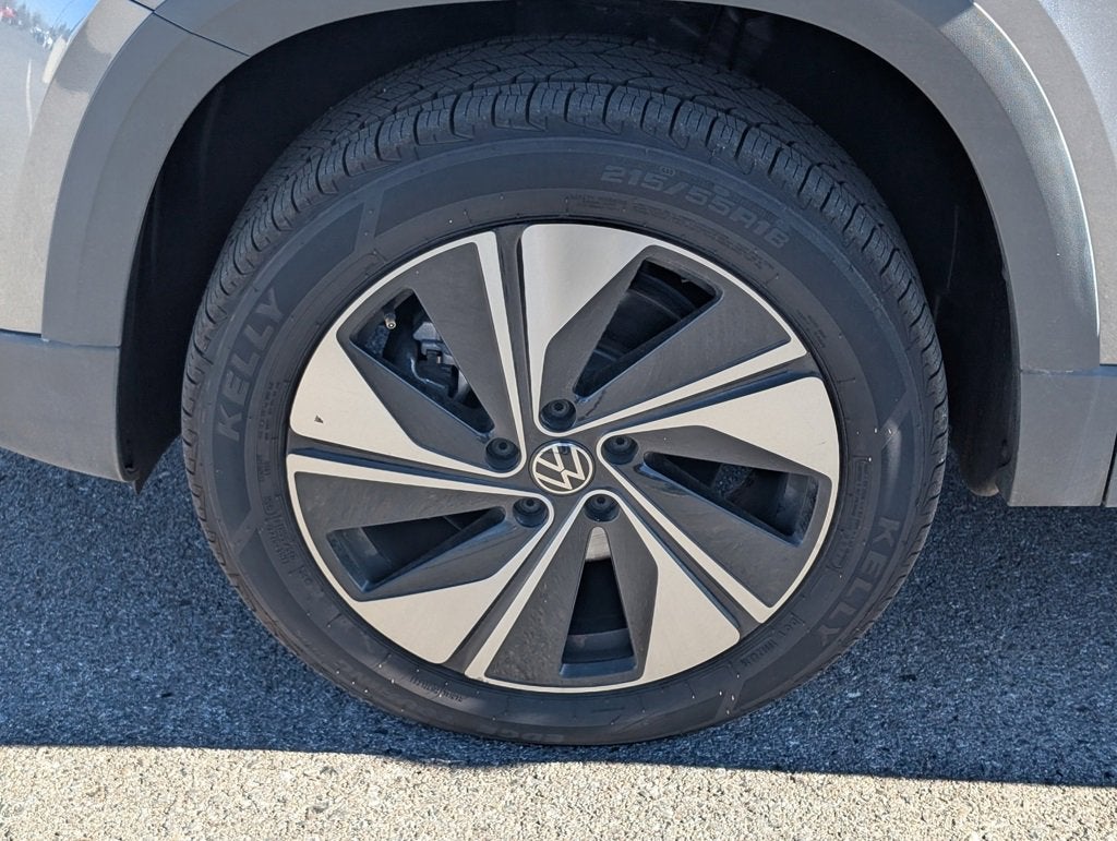 2024 Volkswagen Taos 1.5T SE