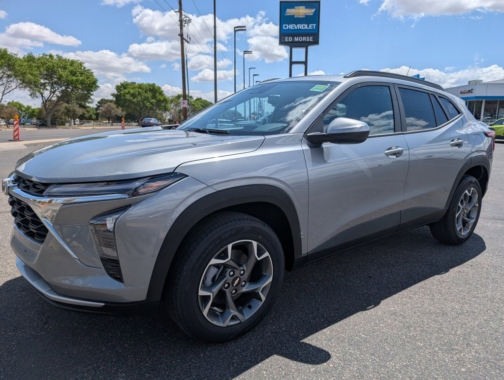 2025 Chevrolet Trax LT's photo