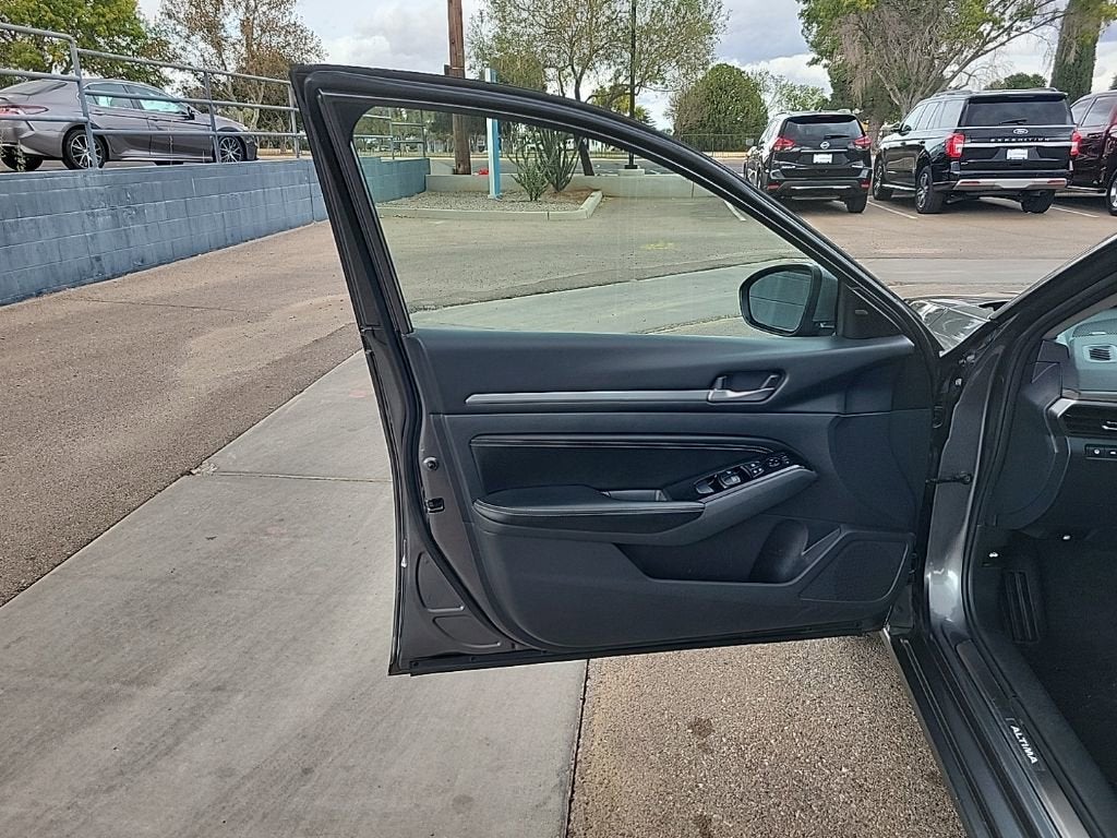 2022 Nissan Altima SL - Photo 11