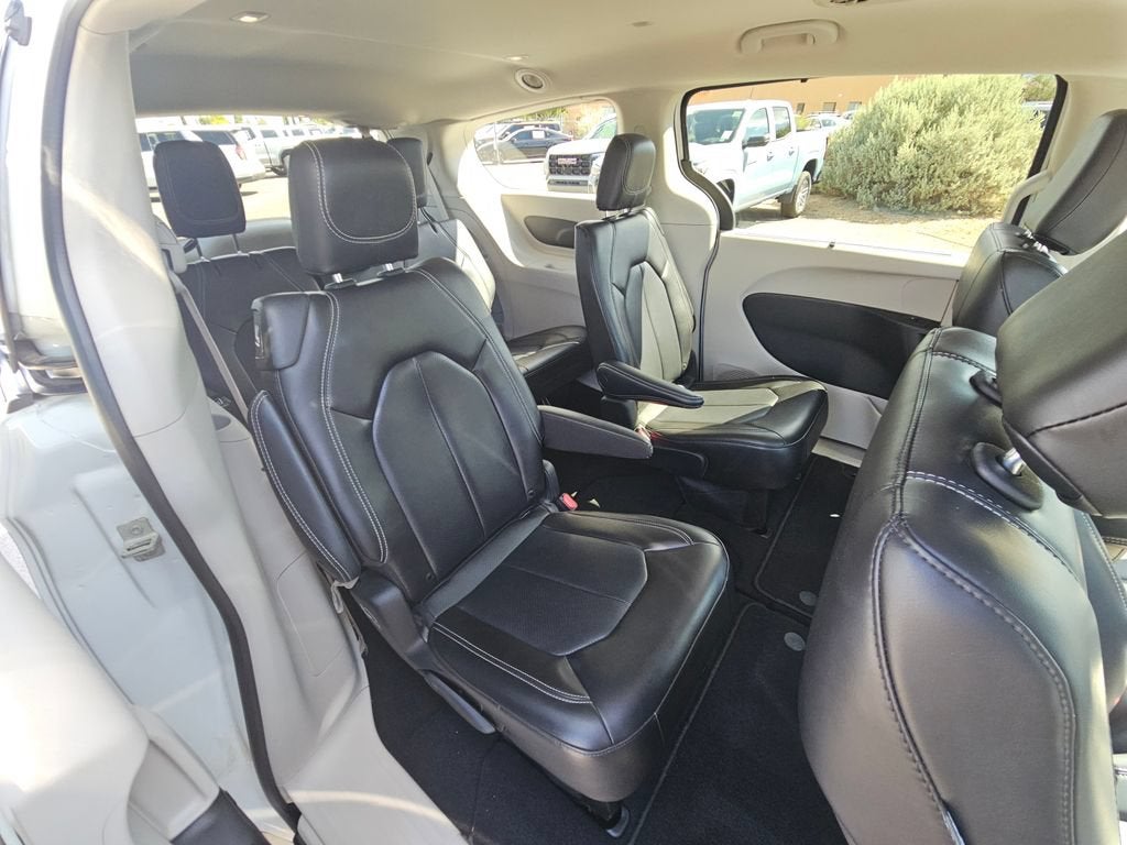 2023 Chrysler Pacifica Touring L - Photo 14