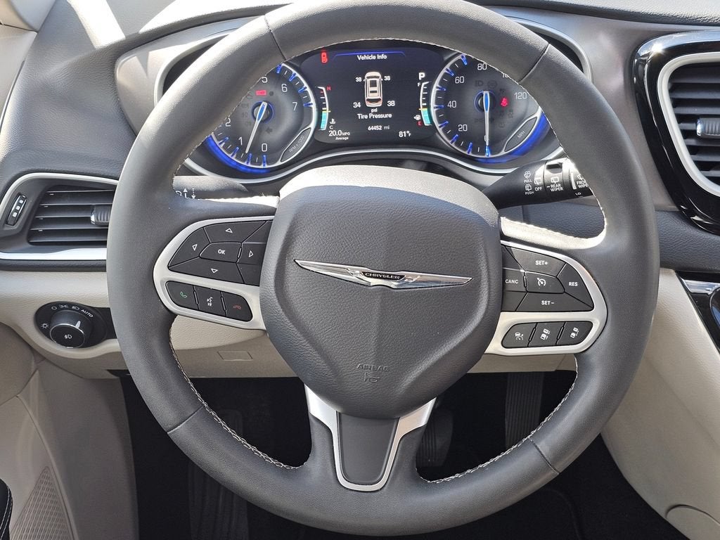 2023 Chrysler Pacifica Touring L - Photo 16