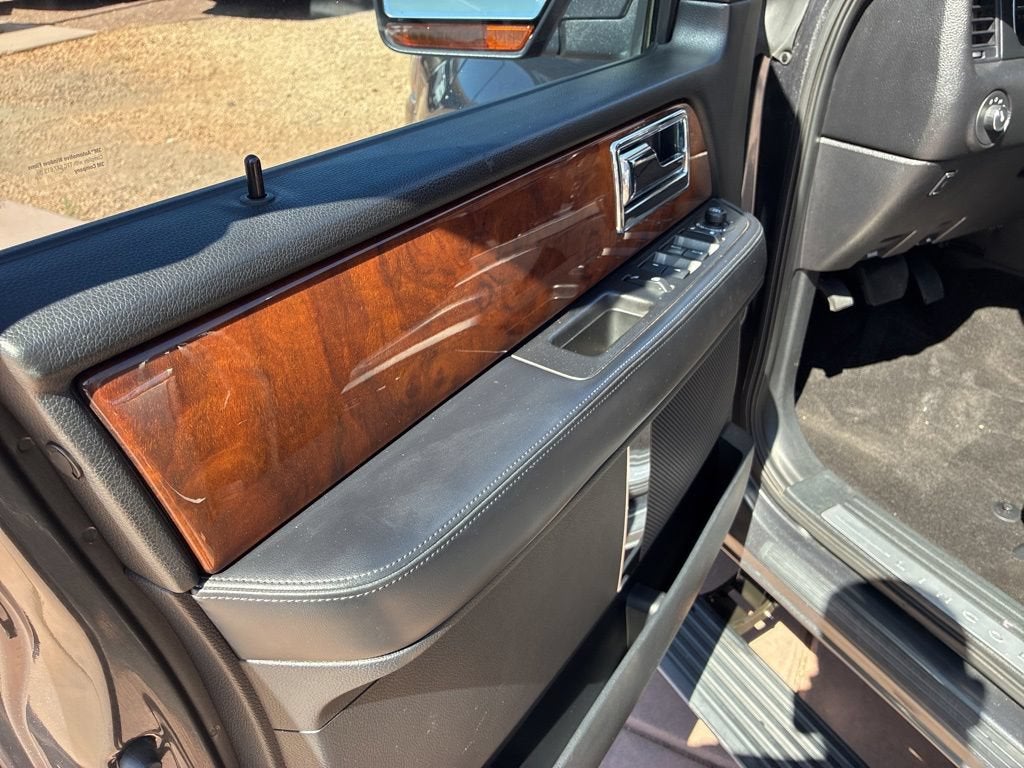 2015 Lincoln Navigator Base