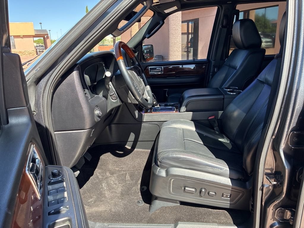 2015 Lincoln Navigator Base