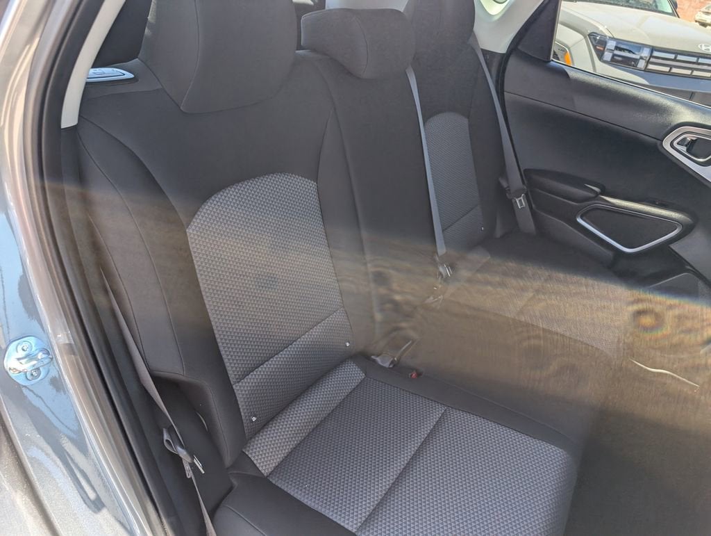 2025 Kia Soul LX - Photo 13