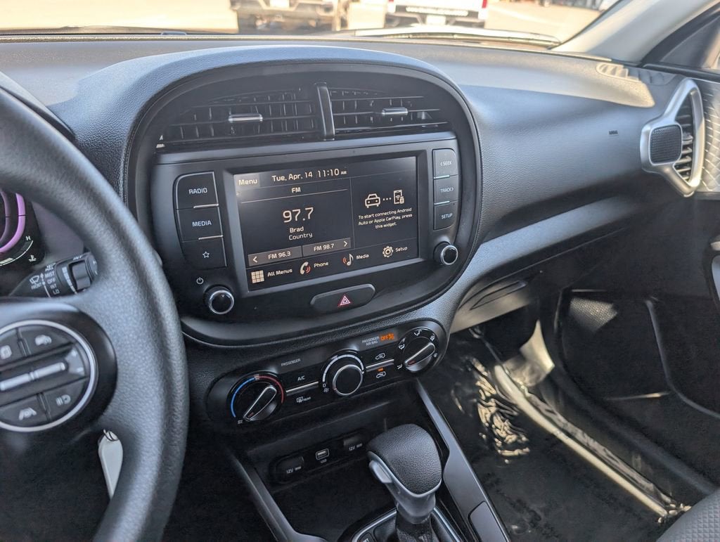 2025 Kia Soul LX - Photo 17